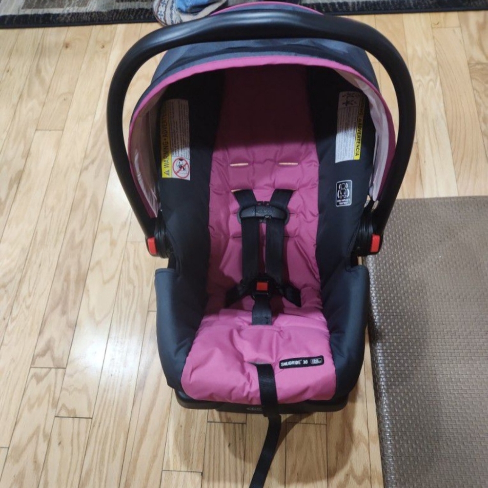 Pink Graco Snugride Click Connect 30 Infant Carseat